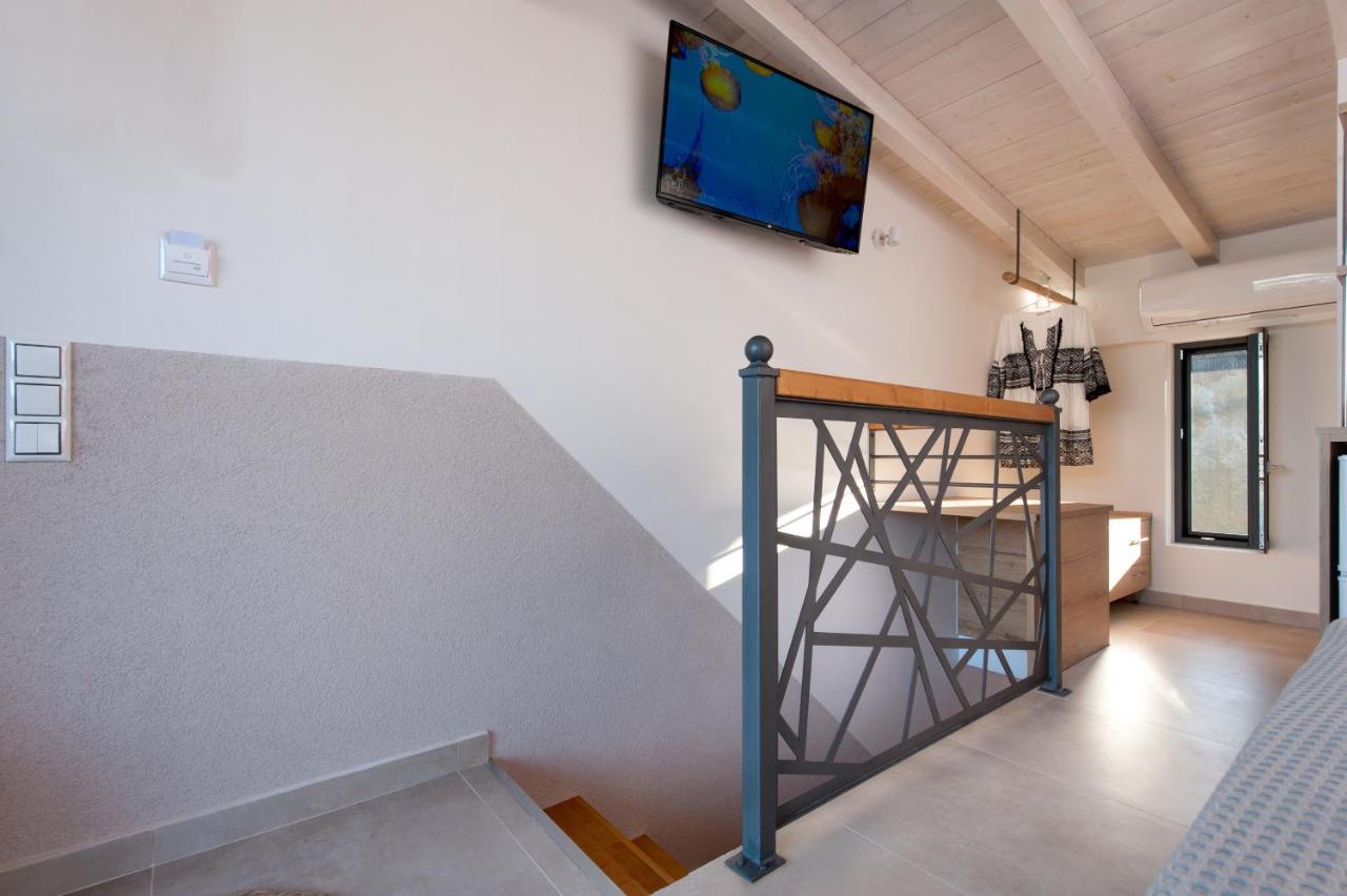 Del Mare Suites Glífa Екстериор снимка